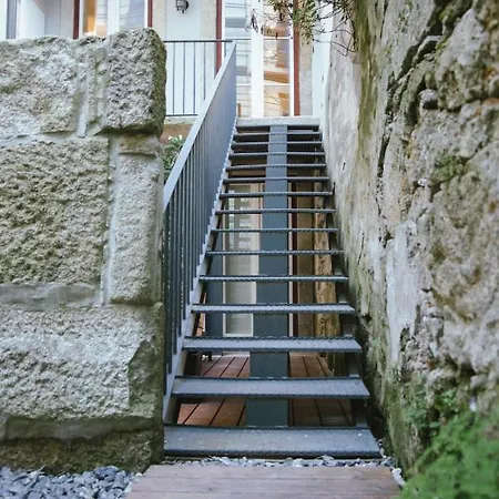 Διαμέρισμα Cost Parking - Private Garden - Almada 392 *