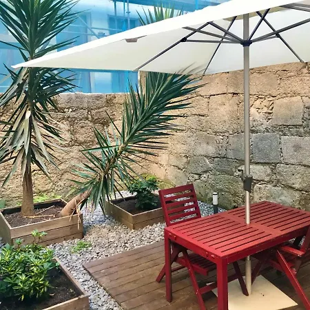 Cost Parking - Private Garden - Almada 392 Apartment *